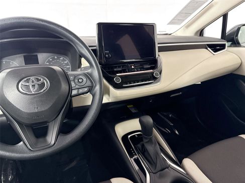Certified 2025 Toyota Corolla LE image 30