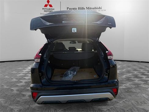 Used 2022 Mitsubishi Eclipse Cross SE image 9