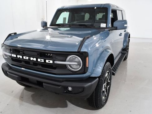 New 2025 Ford Bronco Outer Banks AWD/4WD image 2