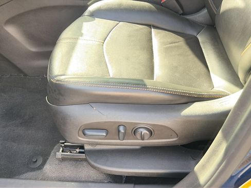 Used 2022 Chevrolet Equinox Premier FWD image 16