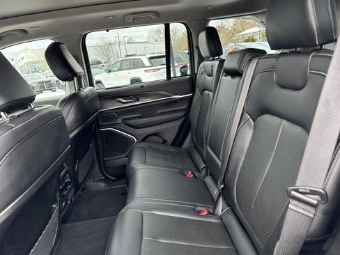 Used 2023 Jeep Grand Cherokee 4WD 4xe w/ Luxury Tech Group II image 32