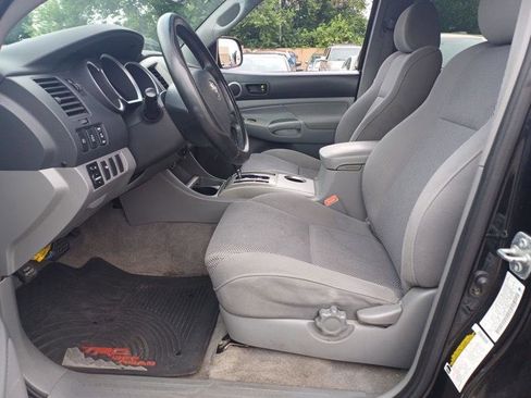 Used 2005 Toyota Tacoma PreRunner image 6