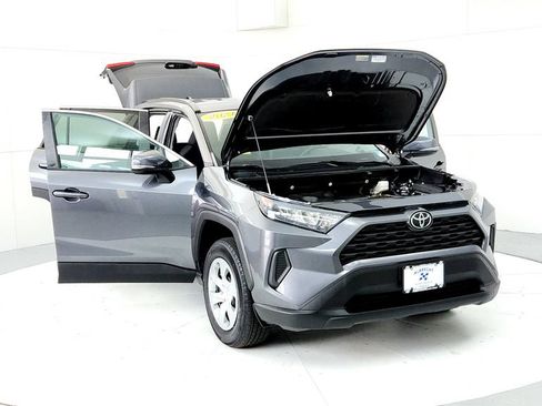 Certified 2021 Toyota RAV4 LE FWD image 9