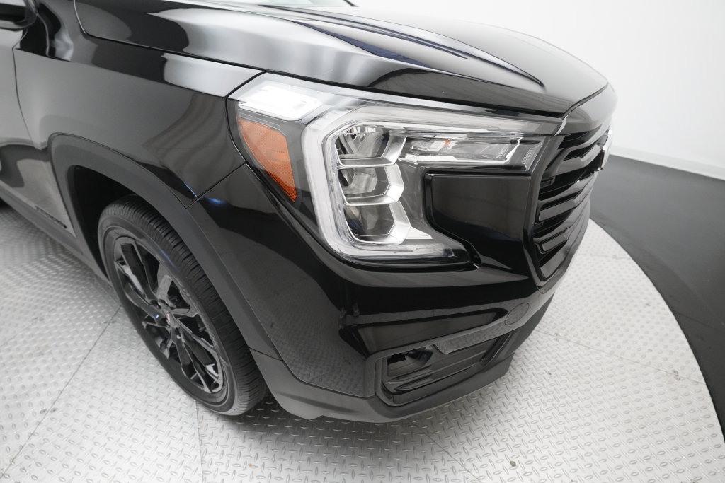 Certified 2024 GMC Terrain SLT w/ Elevation Edition AWD/4WD image 23