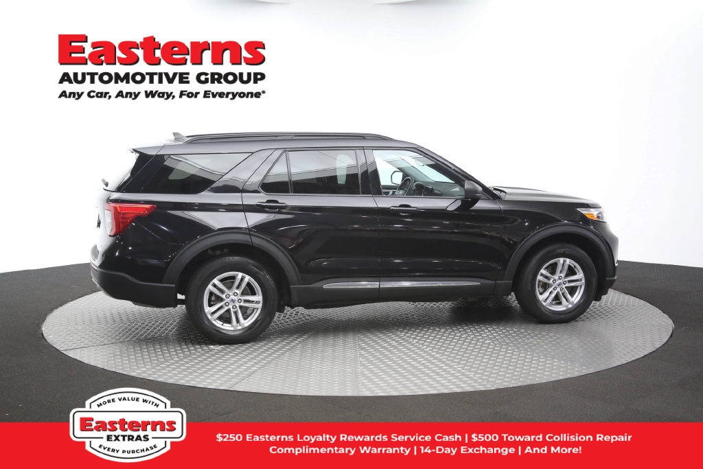 Used 2023 Ford Explorer XLT w/ Equipment Group 202A AWD/4WD image 46