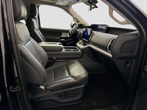 Used 2025 Ford Expedition Active AWD/4WD image 35