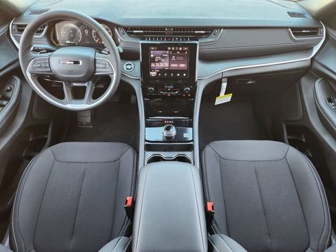 New 2026 Jeep Grand Cherokee LAREDO 4X4 image 20