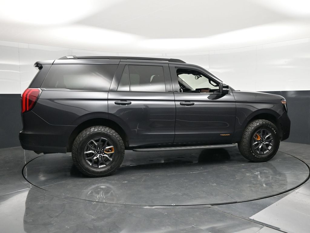 Used 2025 Ford Expedition Tremor AWD/4WD image 2