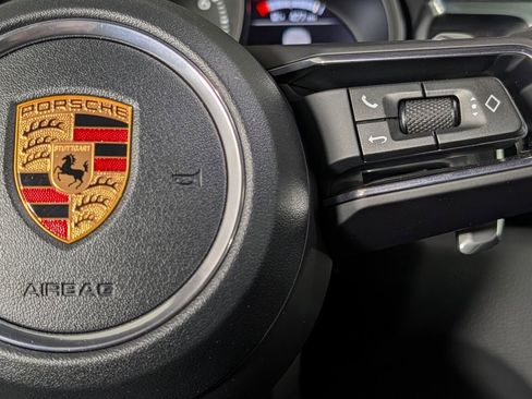 New 2026 Porsche Macan image 38