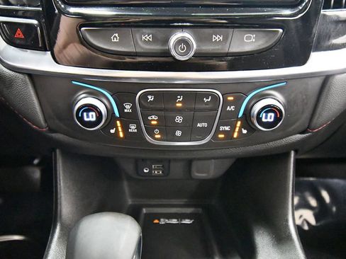 Used 2023 Chevrolet Traverse RS AWD/4WD image 28