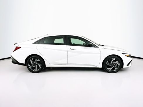 Used 2025 Hyundai Elantra Sport image 10