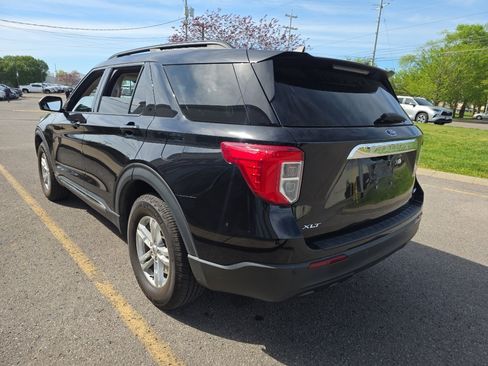 Used 2023 Ford Explorer XLT image 6