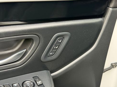 Used 2023 Honda Pilot Touring image 14