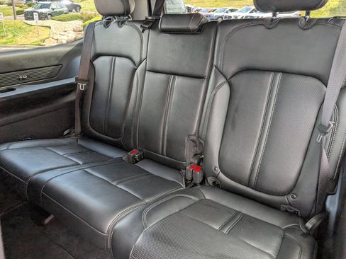 Used 2022 Jeep Wagoneer Series II w/ Premium Group I AWD/4WD image 28