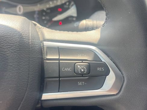 Used 2024 Jeep Compass Latitude AWD/4WD image 19