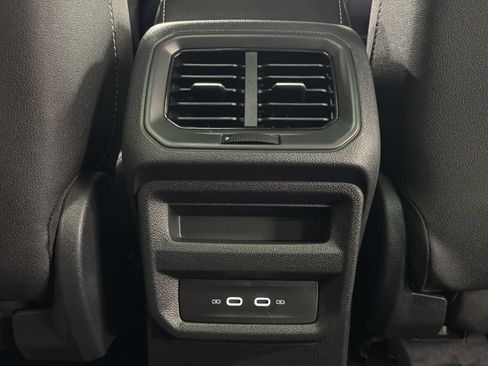 New 2026 Volkswagen Taos SEL AWD/4WD image 32