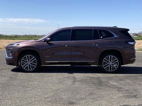 Used 2025 Buick Enclave Avenir w/ Super Cruise Package AWD/4WD image 6