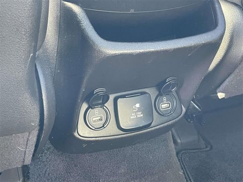 Used 2019 Hyundai Santa Fe Ultimate image 13