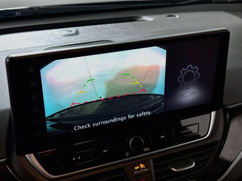 Used 2024 Nissan Altima 2.5 SR w/ SR Premium Package AWD/4WD image 3