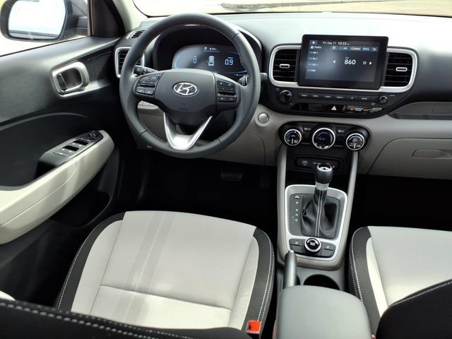 New 2026 Hyundai Venue SEL FWD image 4