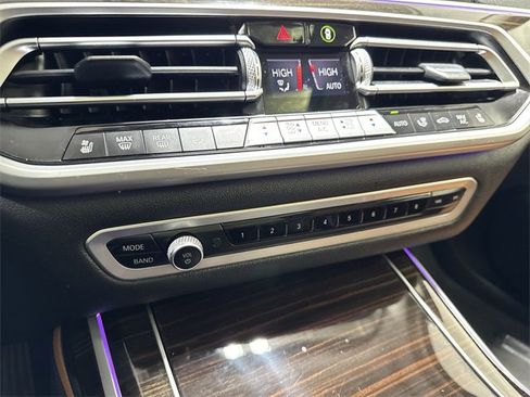 Used 2021 BMW X7 xDrive40i w/ Executive Package image 22