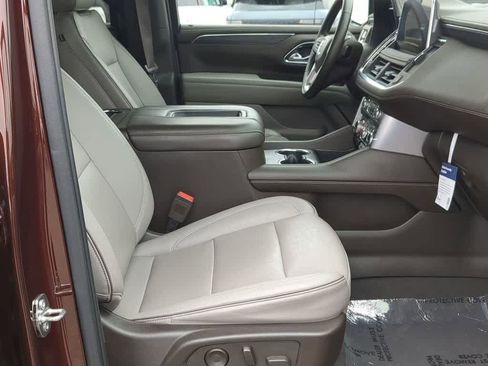 Used 2023 GMC Yukon XL SLT w/ SLT Luxury Package image 22