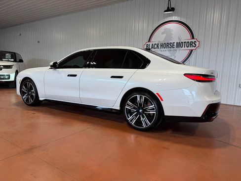 Used 2023 BMW 760i xDrive w/ Parking Assistance Package image 9
