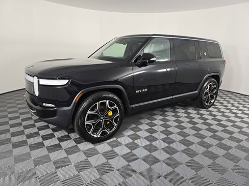 Used 2022 Rivian R1S Launch Edition image 1