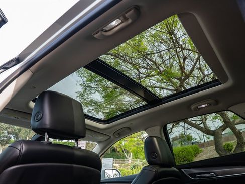 Used 2017 Cadillac XT5 Luxury w/ Driver Awareness Package image 31