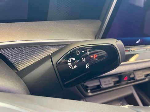 New 2026 Volkswagen Tiguan SE R-Line image 23