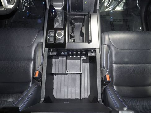 Used 2023 Toyota Sequoia Platinum AWD/4WD image 23
