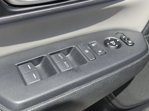 Used 2017 Honda CR-V Touring image 18