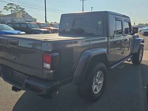 Used 2021 Jeep Gladiator Sport AWD/4WD image 6