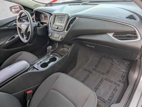Used 2018 Chevrolet Malibu LS image 20