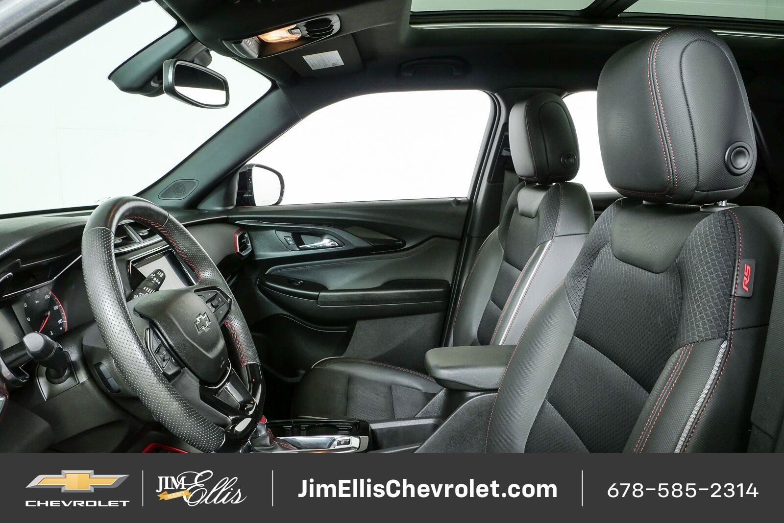 Used 2022 Chevrolet TrailBlazer RS w/ Sun and Liftgate Package FWD image 5