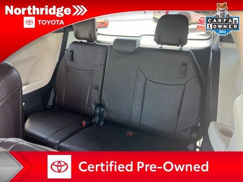 Certified 2024 Toyota Sienna Platinum FWD image 17