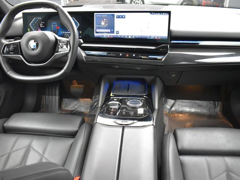 Used 2025 BMW 530i RWD image 14