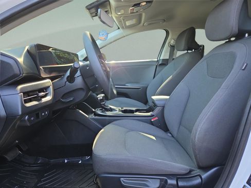 Used 2025 Kia K4 LXS FWD image 24