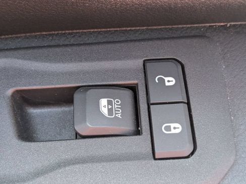 Used 2025 RAM 1500 Big Horn AWD/4WD image 32