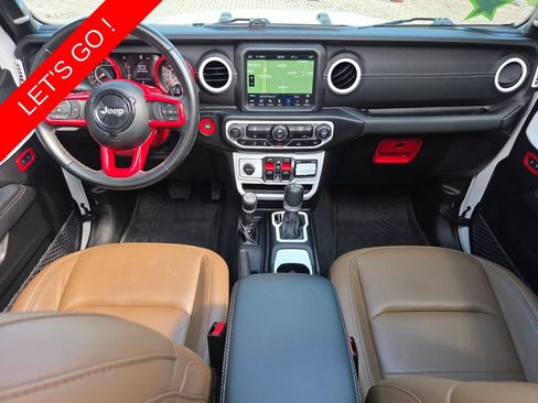 Used 2022 Jeep Wrangler Unlimited Sahara AWD/4WD image 5