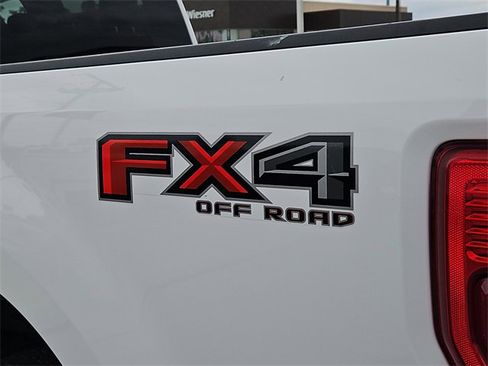 Used 2021 Ford F250 XLT w/ FX4 Off-Road Package image 14