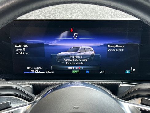 Used 2024 Mercedes-Benz EQB 300 4MATIC image 21