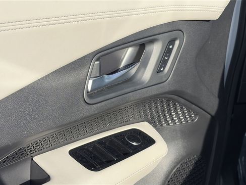 Certified 2023 Nissan Ariya AWD image 24