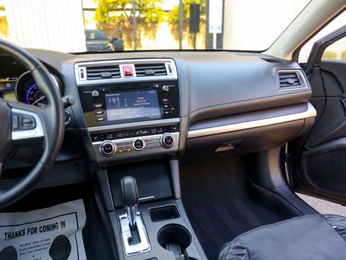 Used 2017 Subaru Outback 3.6R Limited image 30