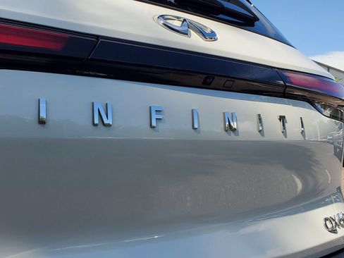 Used 2024 INFINITI QX60 Sensory w/ Vision Package AWD/4WD image 7