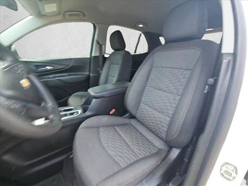 Used 2019 Chevrolet Equinox LT FWD image 16