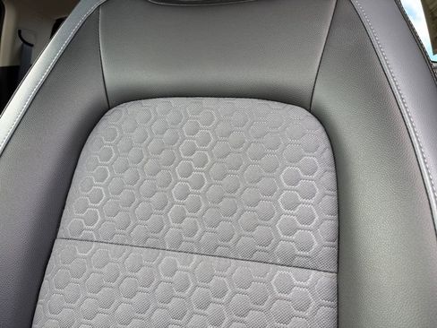 Used 2022 Chevrolet Colorado Z71 w/ Safety Package image 14