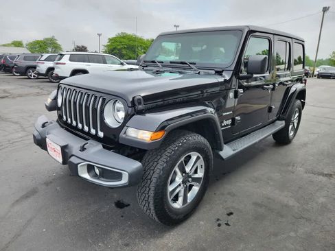 Used 2023 Jeep Wrangler Sahara image 7