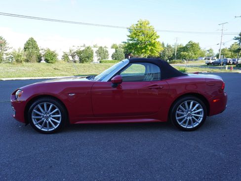 Used 2017 FIAT 124 Spider Lusso RWD image 4