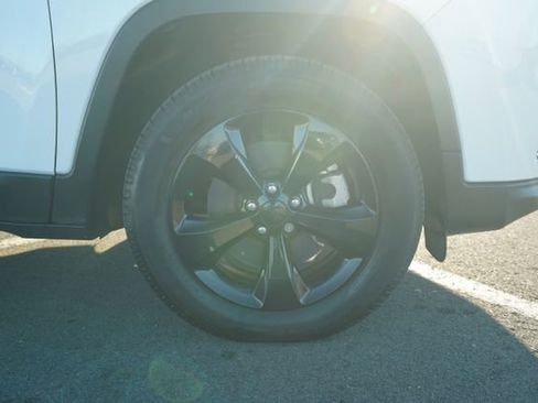 Used 2021 Jeep Cherokee Latitude Plus image 41